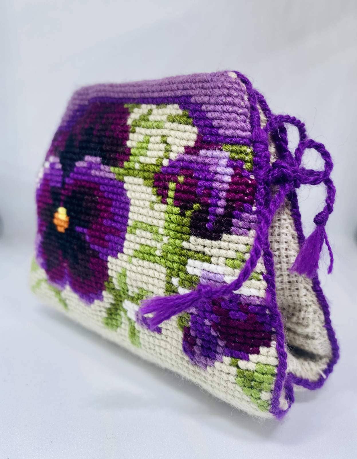 Kit para Crear Alfiletero en Punto de Cruz de Riolis "Amapolas" - 1039
