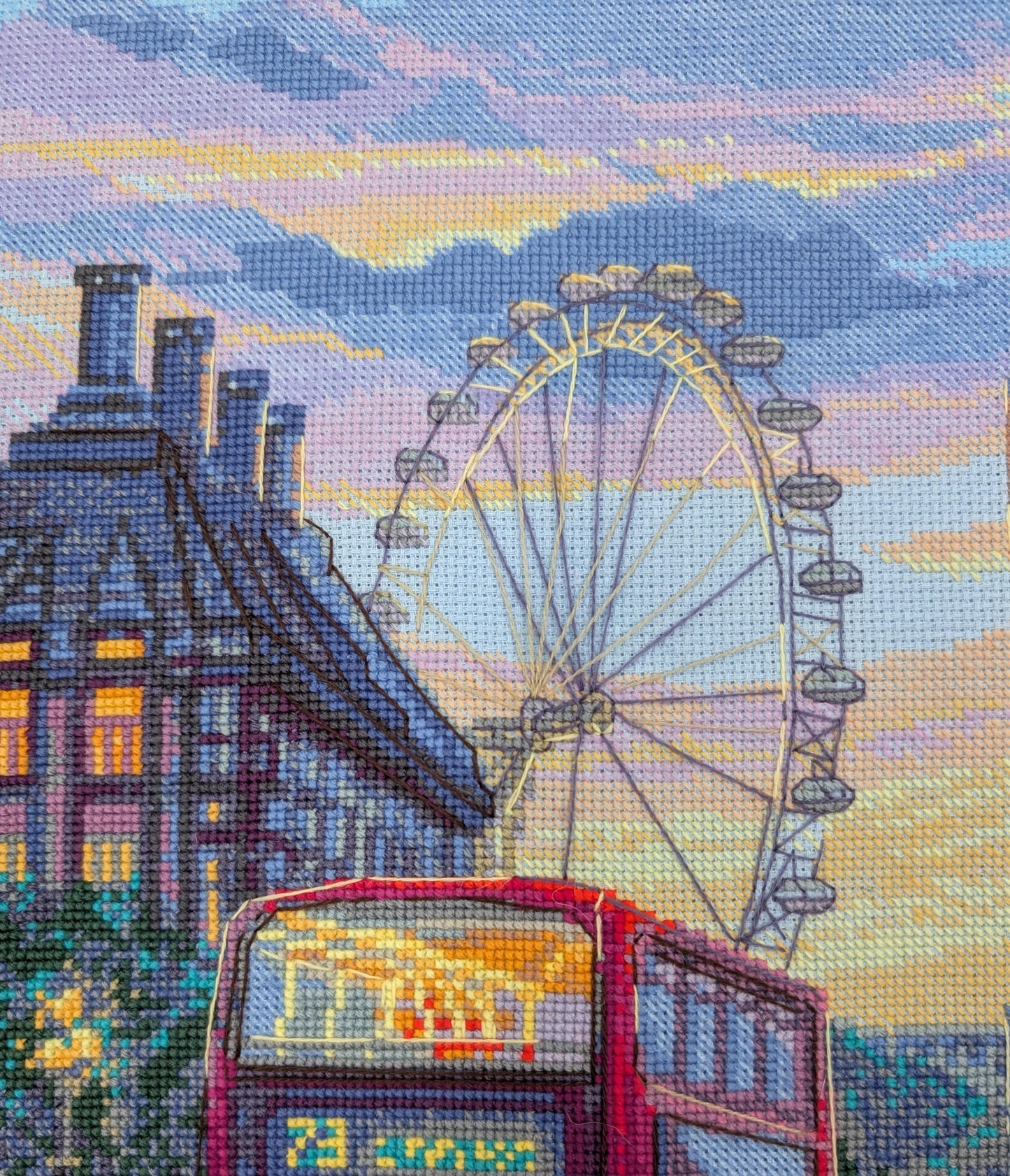 Kit de Punto de Cruz Aine "Londres Lluvioso" - A1014