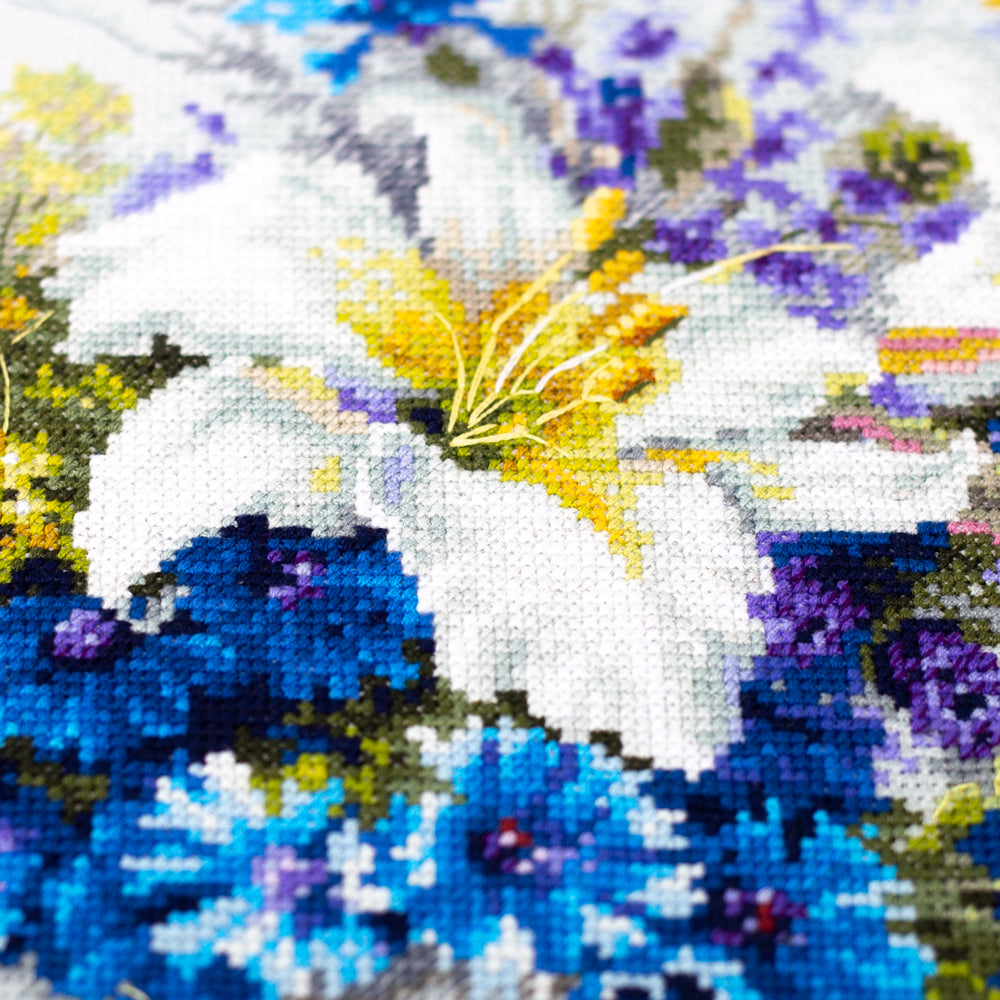 Kit de Punto de Cruz "Lilies and Cornflowers" 510-227