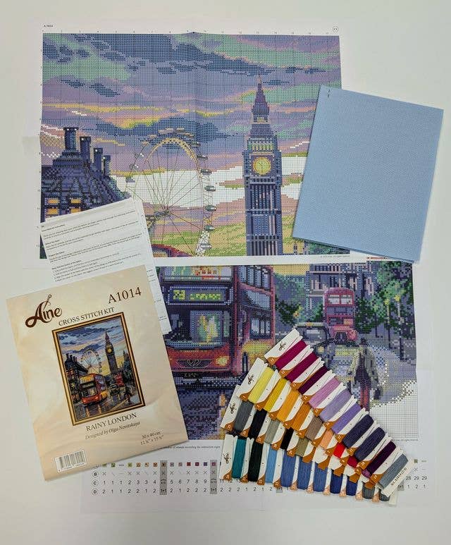 Kit de Punto de Cruz Aine "Londres Lluvioso" - A1014