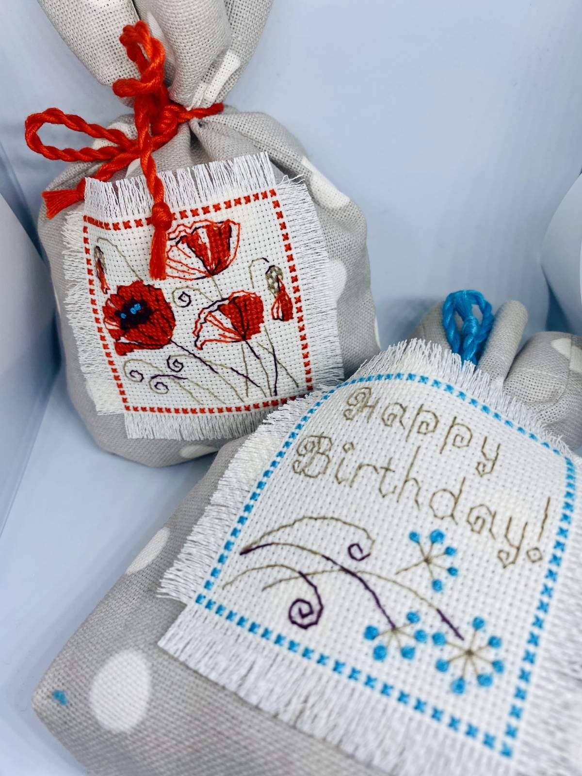 Set de 2 Bolsitas de Regalo en Punto de Cruz "Ampolas" - Riolis