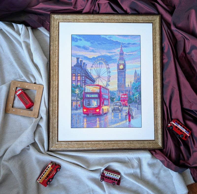 Kit de Punto de Cruz Aine "Londres Lluvioso" - A1014