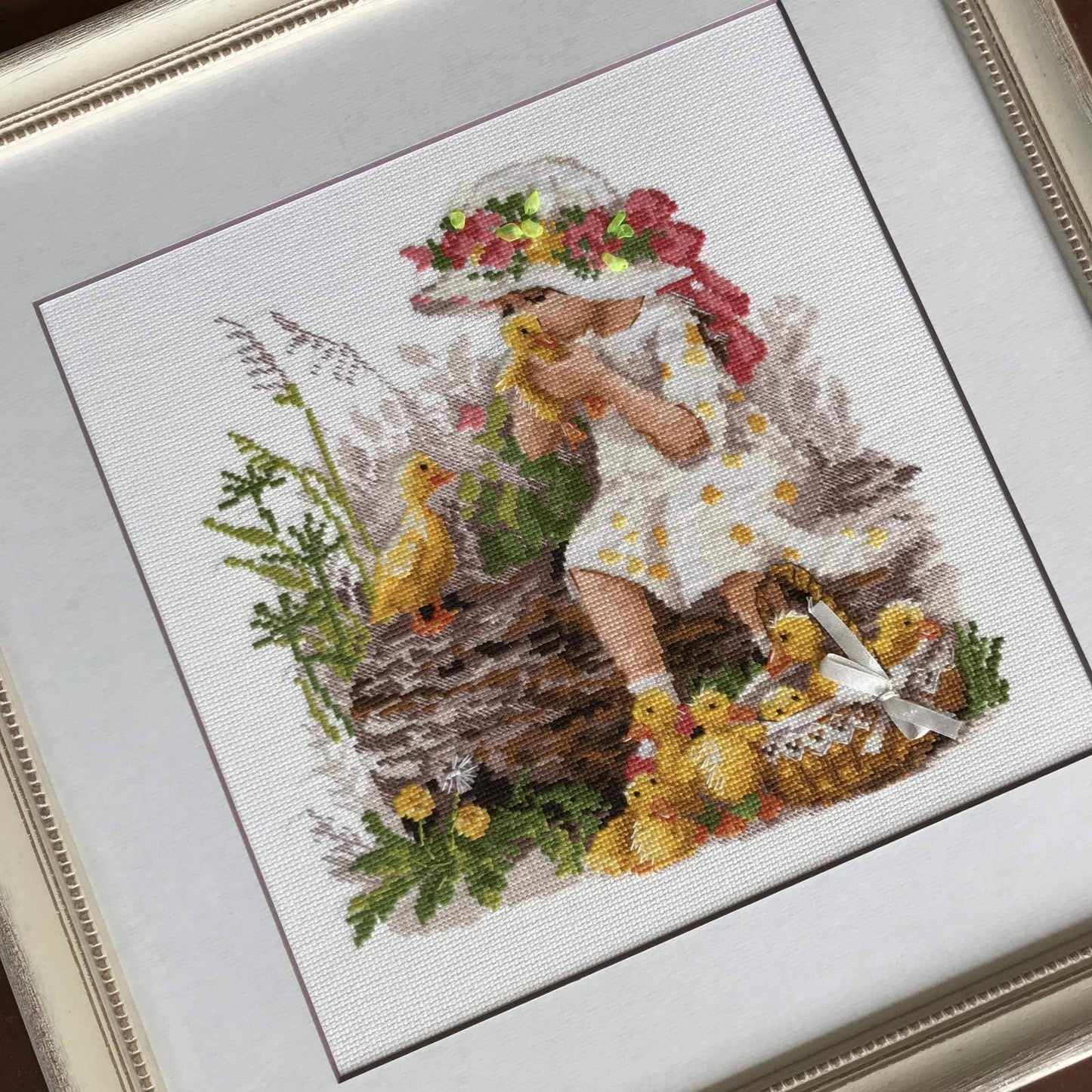 Kit de Punto de Cruz Riolis "Niña con Patitos" - 1781