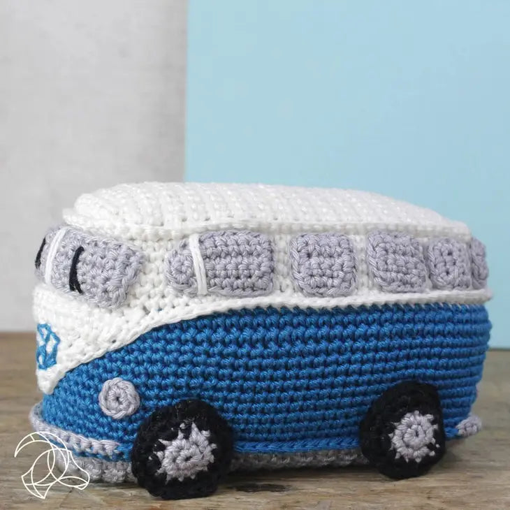 Furgoneta Retro Camper VW Kombi azul de crochet, ganchillo Hardicraft
