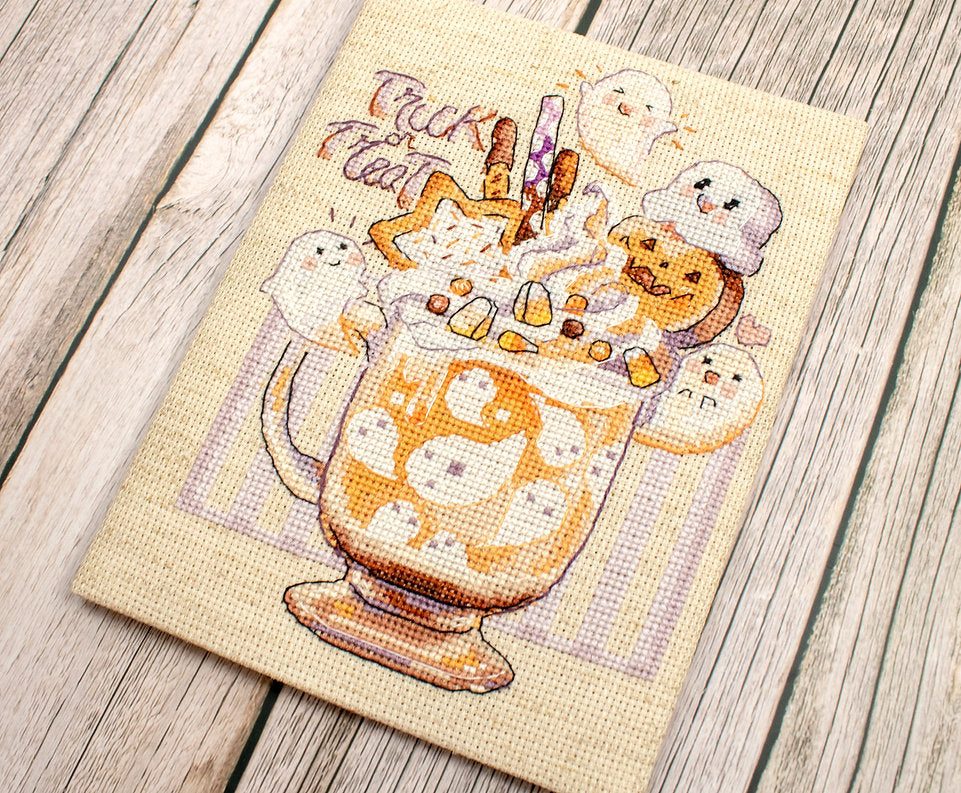 Bordado en punto de cruz de halloween de batido de nata y calabaza con fantasmas de Letistitch L8810