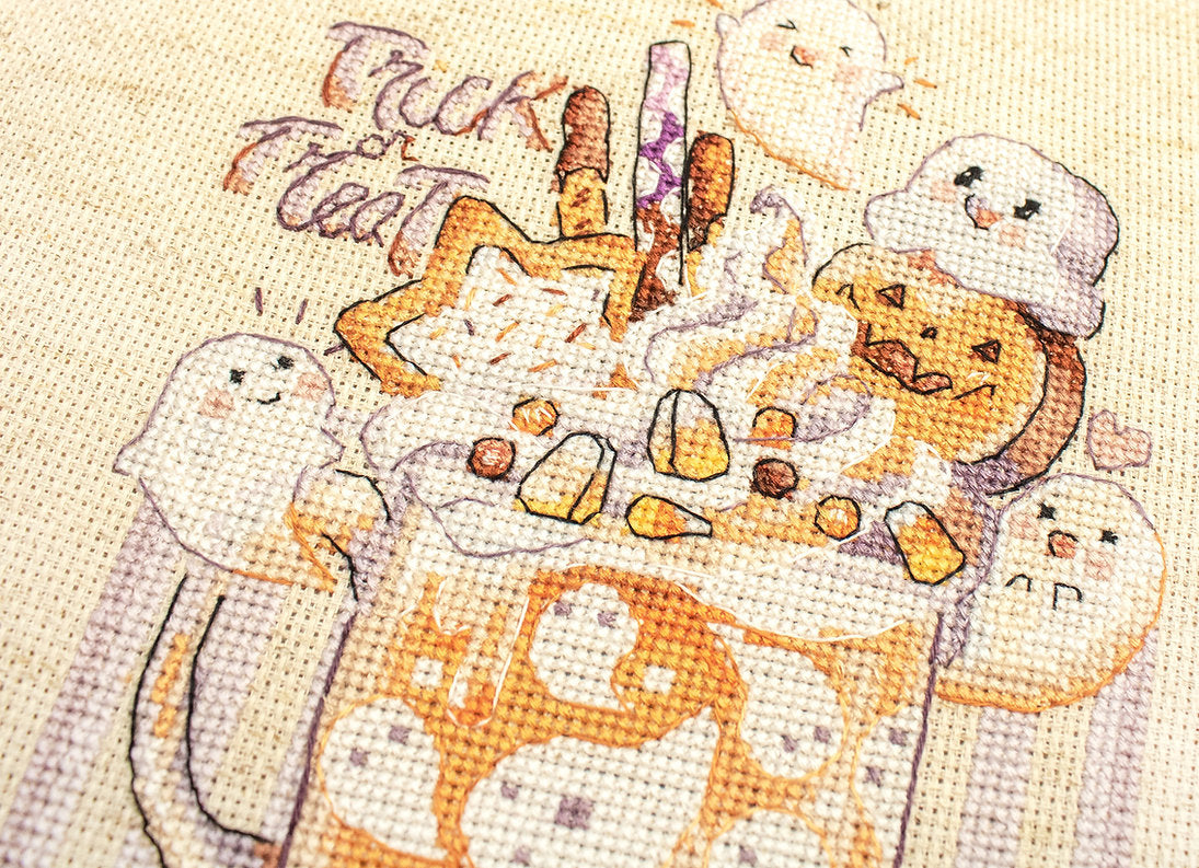 Bordado en punto de cruz de halloween de batido de nata y calabaza con fantasmas de Letistitch L8810