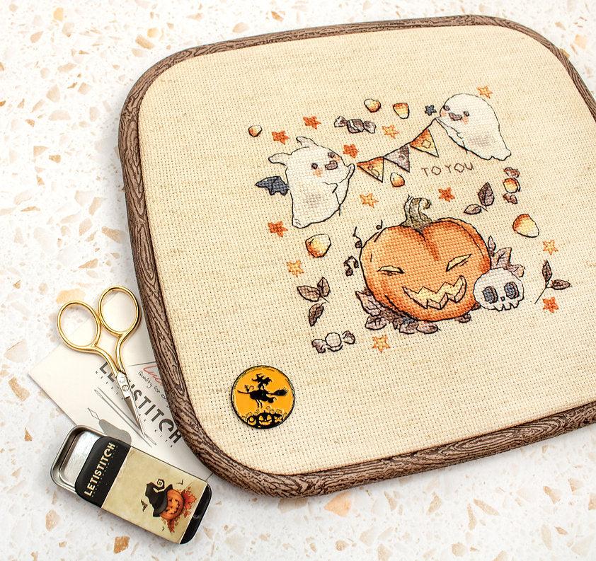 Bordado en punto de cruz halloween, dos fantasmas y calabaza Letistitch L8814