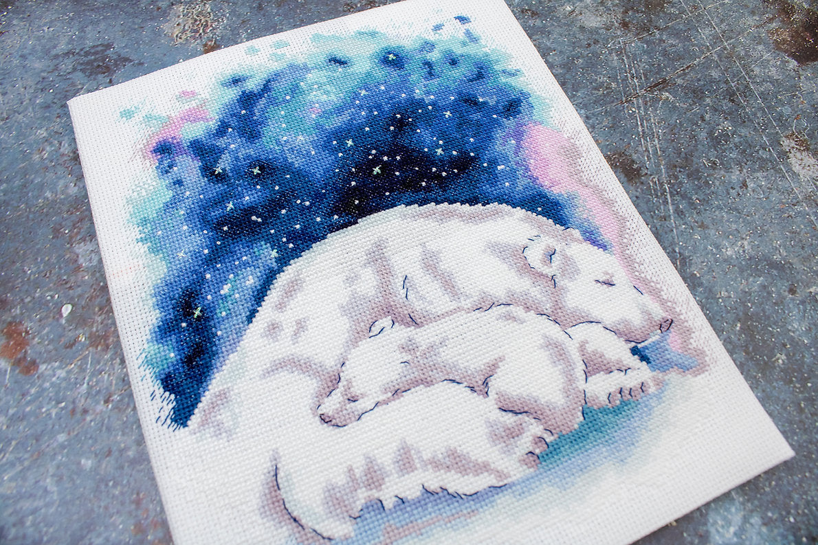 Bordado en punto de cruz osa polar con cría Letistitch L8816