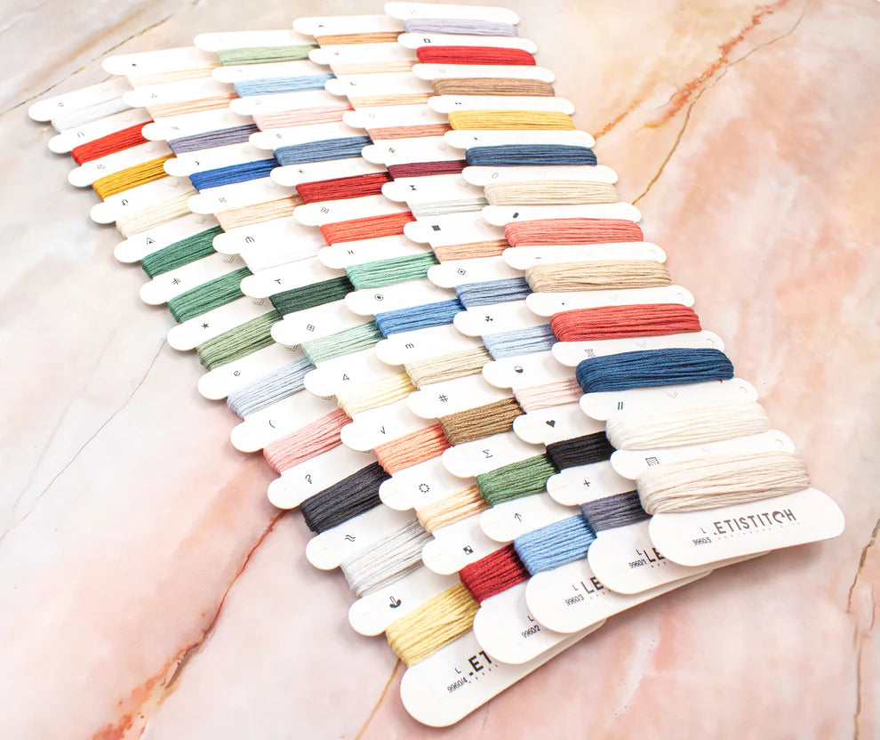 Kit de Punto de Cruz Letistitch "Un Vistazo al País de las Maravillas" - L9960