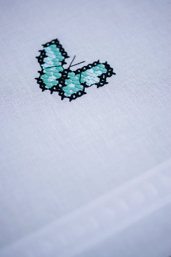 Camino de Mesa en Punto de Cruz "Baile de Mariposas" - Vervaco
