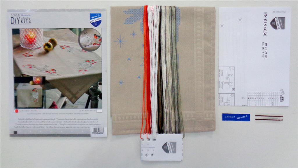 Camino de Mesa en Punto de Cruz "Liebre de nieve y Jilguero" - Vervaco