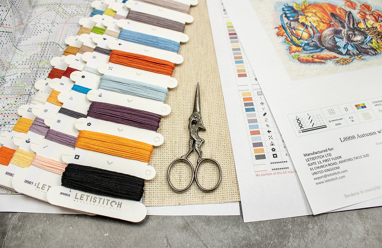 Kit de punto de cruz Letistitch "Autumn with a rabbit" - L8998