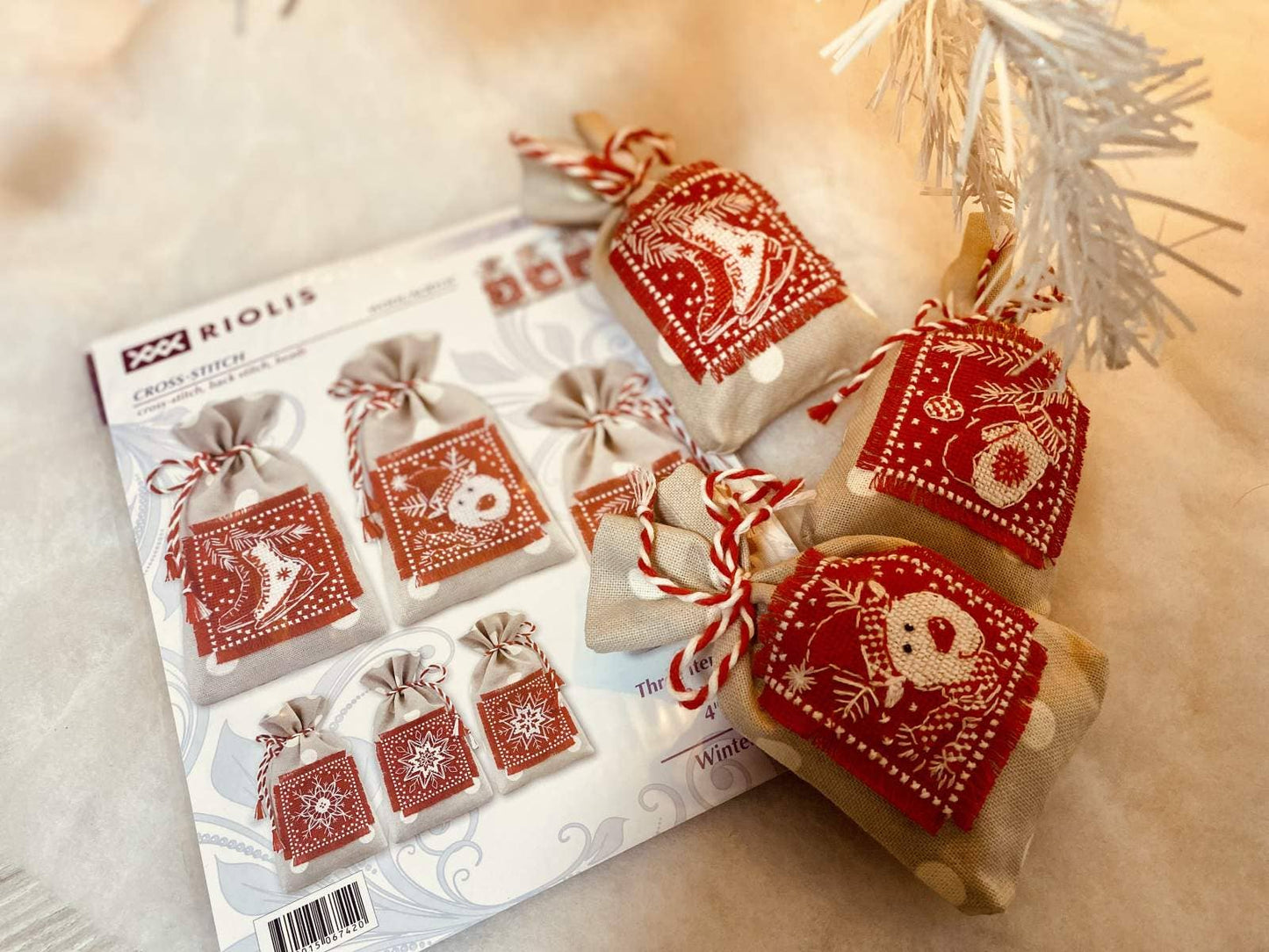 Set de 3 Bolsitas de Hierbas en Punto de Cruz "Regalos de Invierno" - Riolis