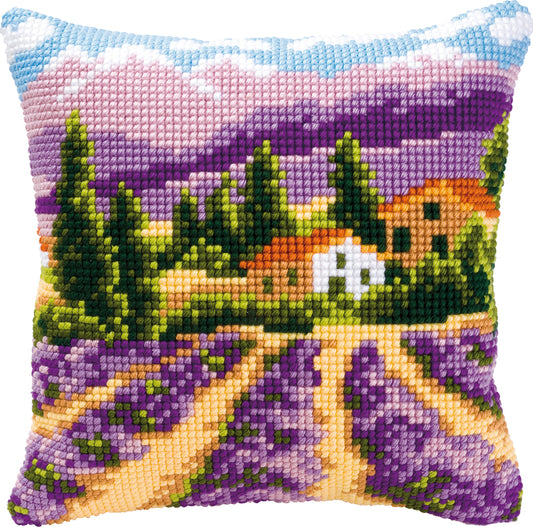 Kit de punto de cruz para bordar un cojín con un campo de lavanda. Incluye cañamazo impreso, hilos acrílicos, aguja e instrucciones detalladas. Tamaño 40x40 cm