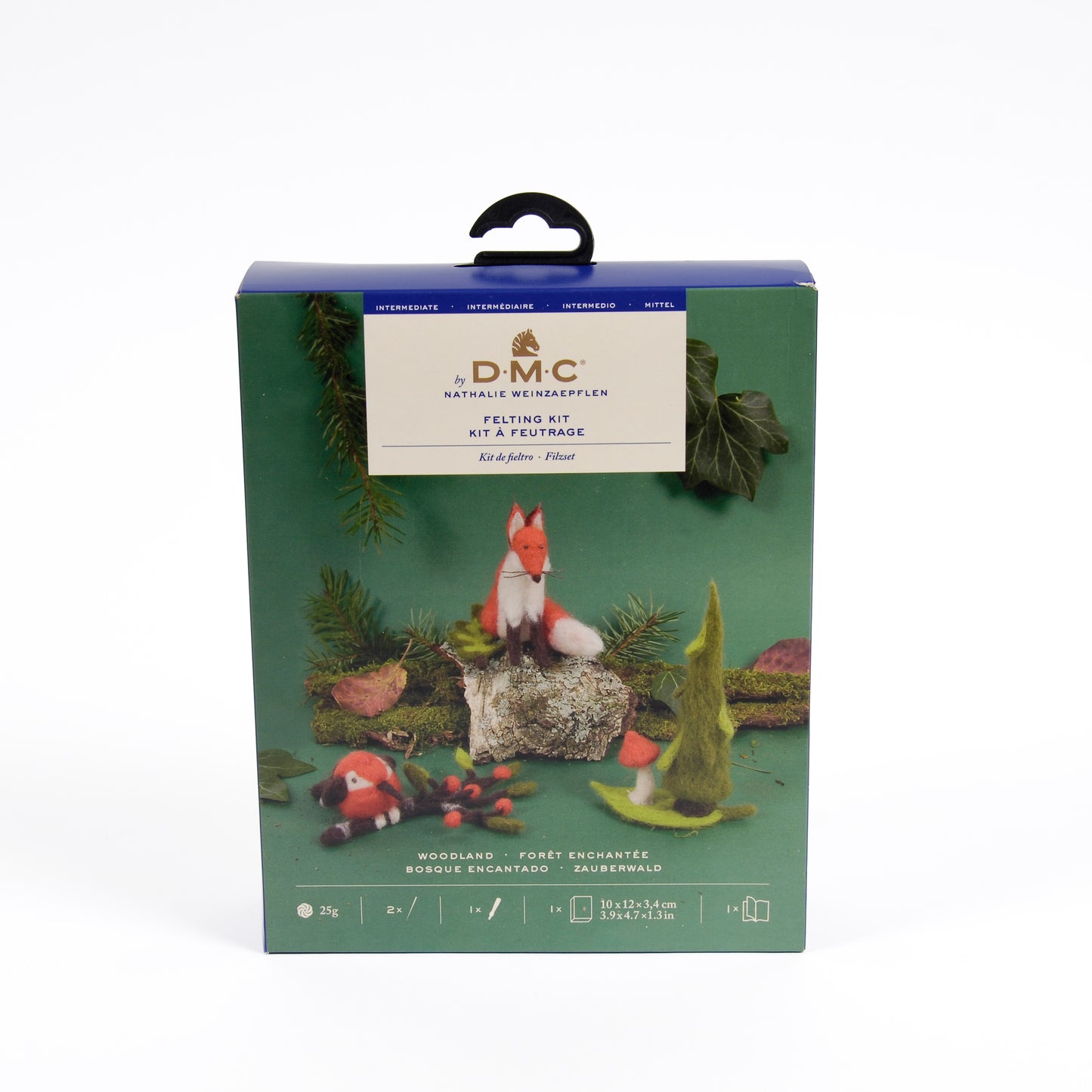 Kit de fieltrar en 3D DMC “Bosque Encantado” con diseño de zorro, pájaro en rama con frutos y rincón forestal con seta y árbol, elaborado con lana cardada.