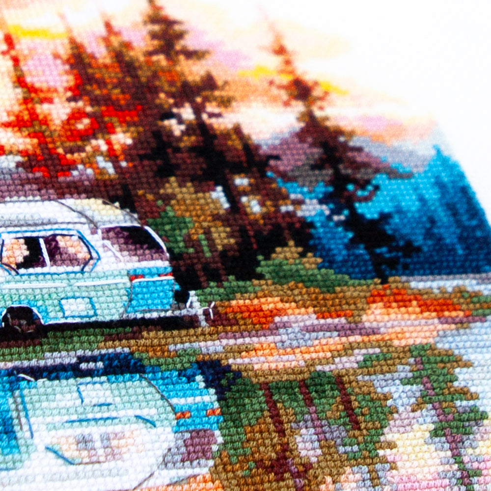 Kit de Punto de Cruz "Atardecer en el Lago" 70-11 Magic Needle