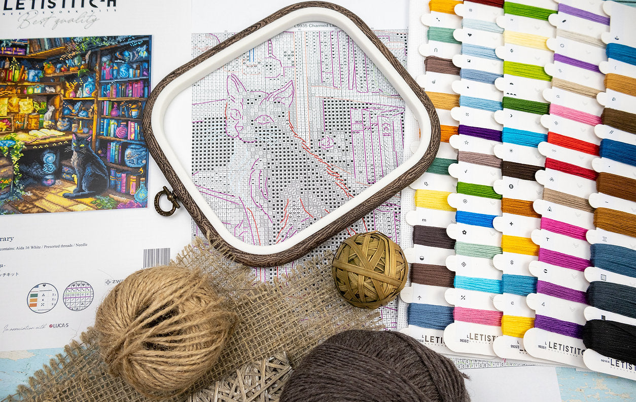 Kit de Punto de Cruz Letistitch "Charmed Library" - L9935