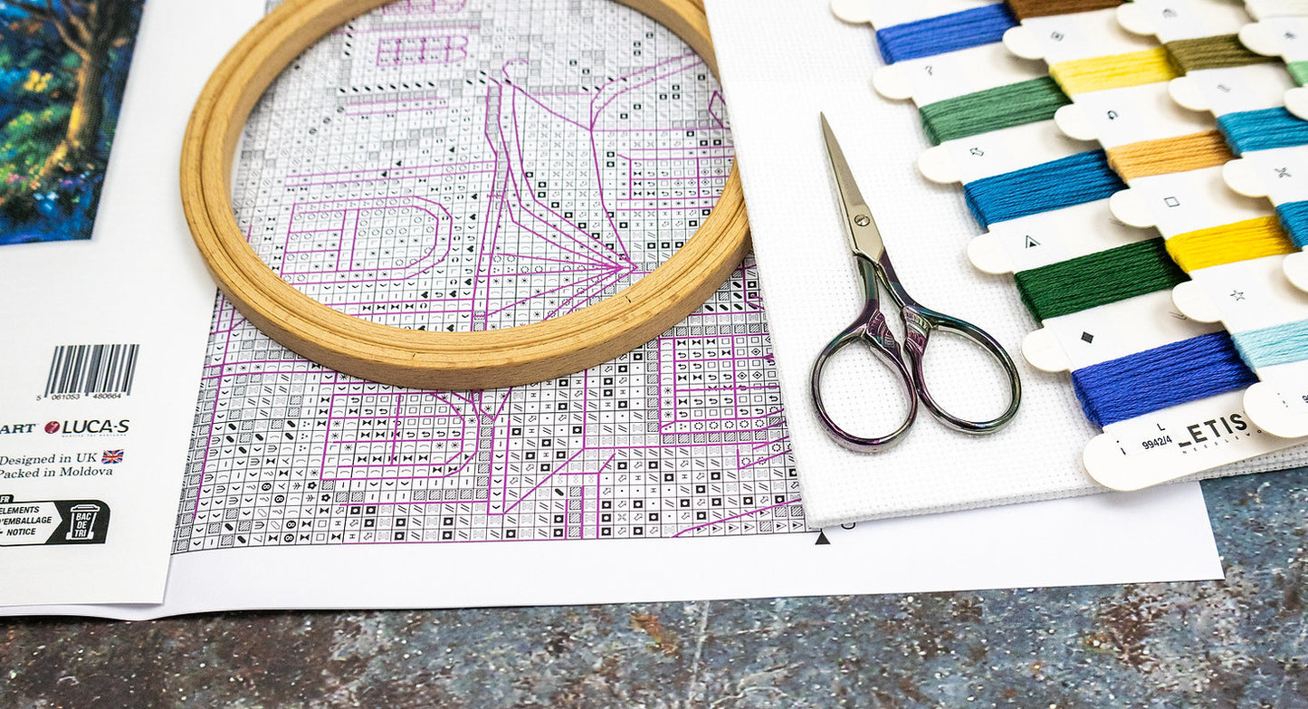 Kit de Punto de Cruz Letistitch "Luna's Garden" - L9942