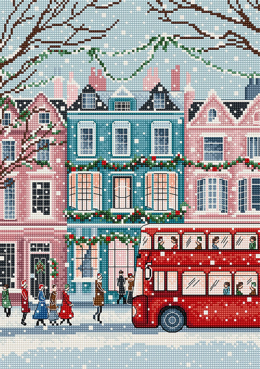 Kit de punto de cruz Letistitch "London Snowfall" con diseño de una calle nevada y un autobús rojo londinense. Incluye tela Aida 16ct, hilos de algodón y gráfico detallado.