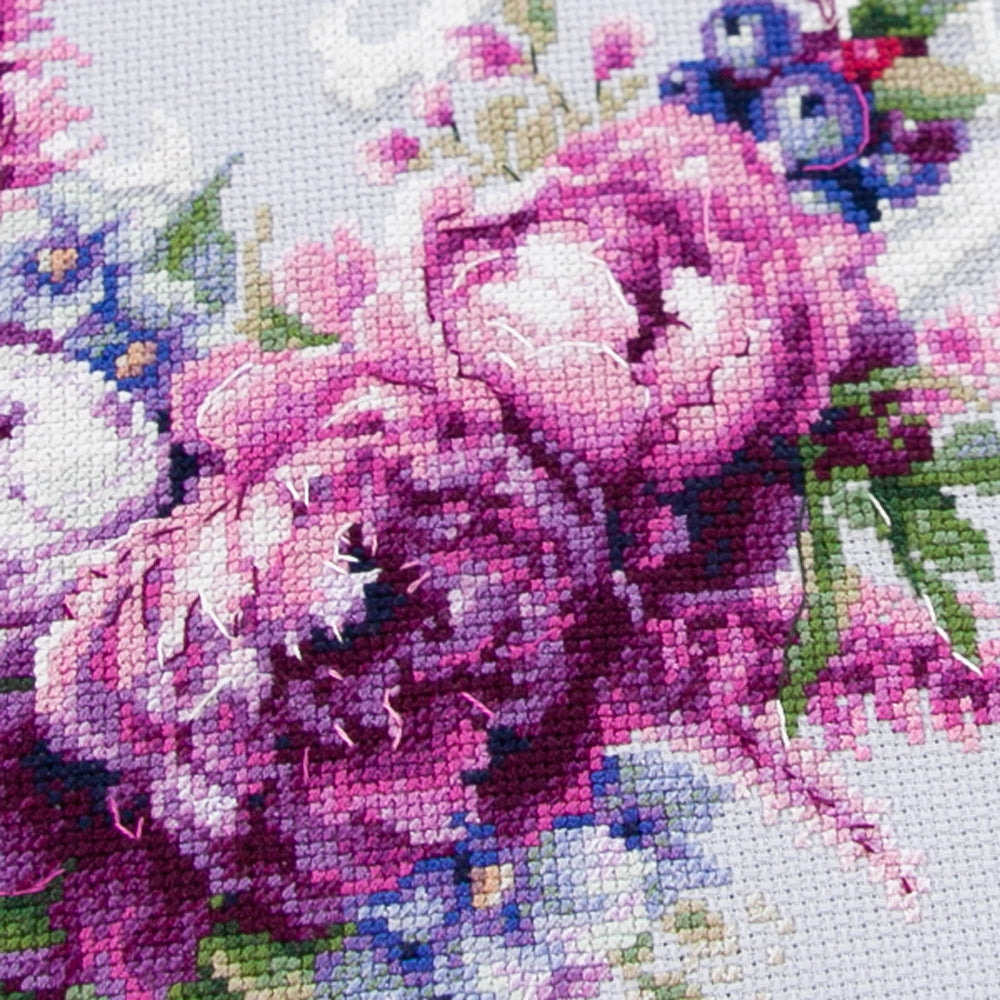 Kit de Punto de Cruz "Purple Silk Peonies" 70-04 Magic Needle