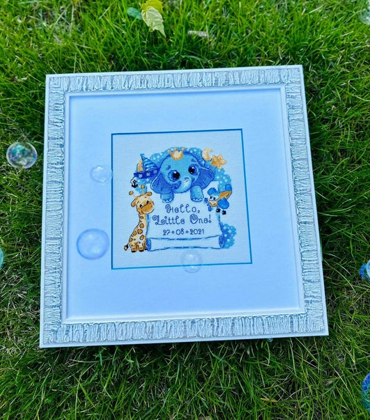 Kit de Punto de Cruz Riolis "¡Hola, Pequeño! Niño" - 1935