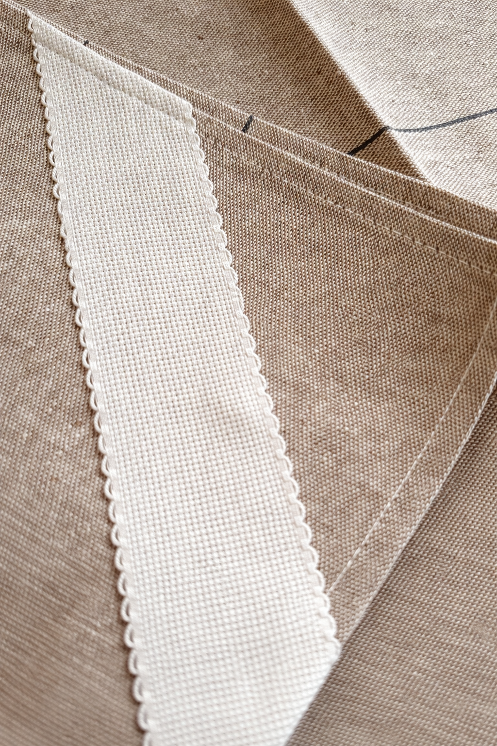 Paño de Cocina con Cinta para Bordar Diseño Cubiertos (70x50cm) - BM Ricami