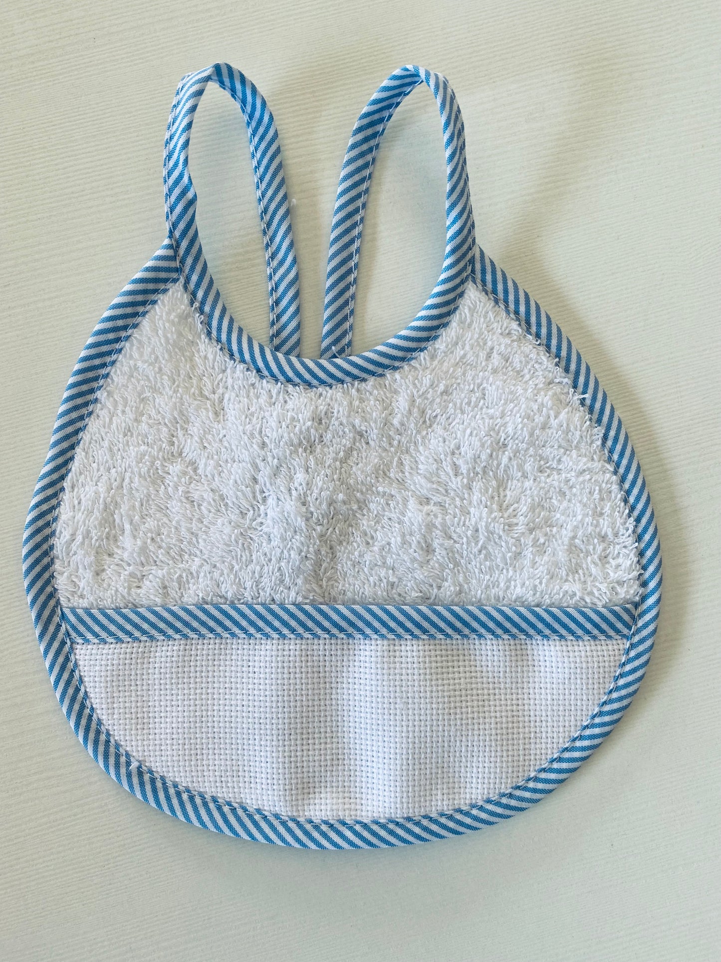 Babero para bordar 16x19cm - ElMundoEnCruz