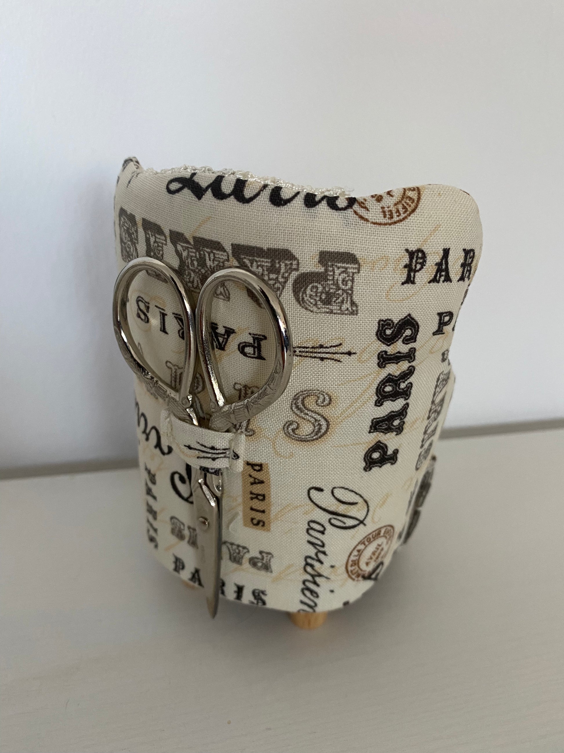 alfiletero con tijera incluida RTO sofá vintage