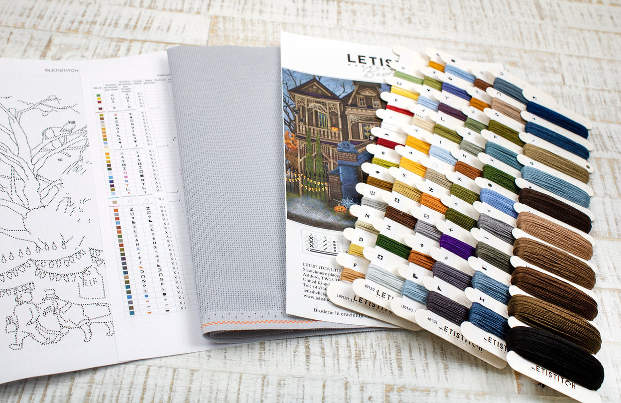 Kit de Punto de Cruz Letistitch "Casa Encantada Halloween" - L8013