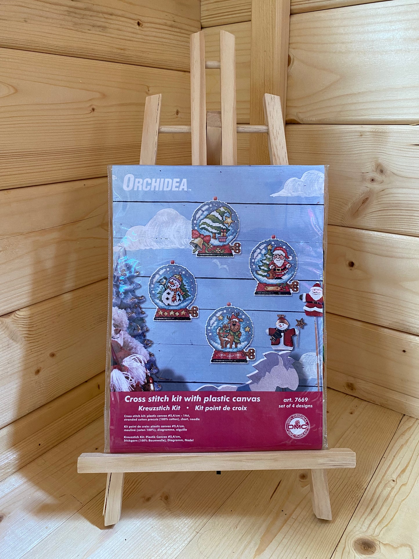 Kit de Punto de Cruz: Plastic Canvas "Bolas de Nieve Set de 4"