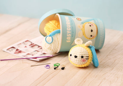 Kit Easygurumi Abeja Graine Créative para crear un llavero amigurumi de crochet fácil, ideal para principiantes y manualidades DIY.
