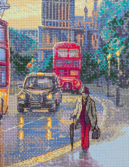 Kit de Punto de Cruz Aine "Londres Lluvioso" - A1014