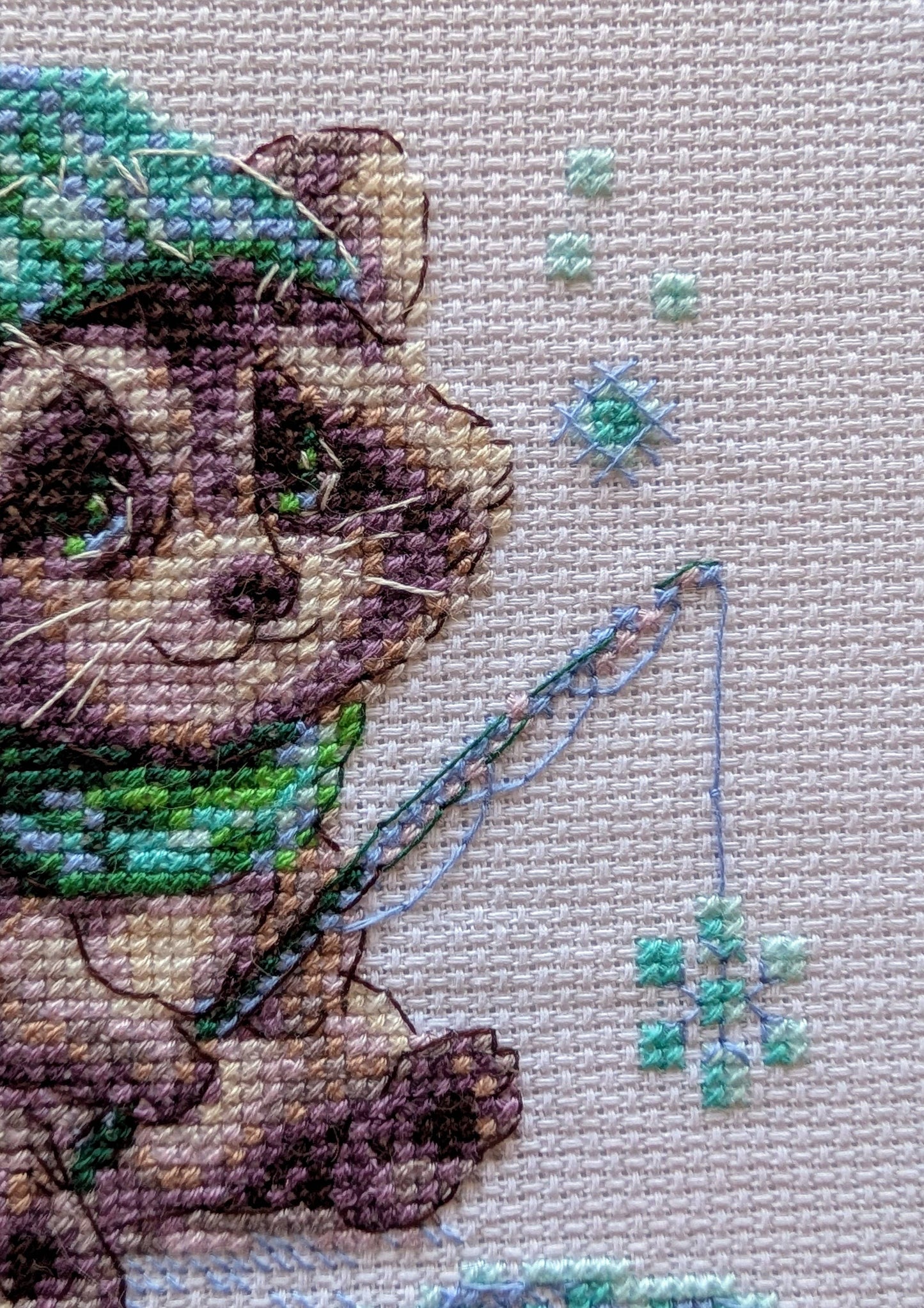 Kit de Punto de Cruz Aine "Mapache Curioso" - A1017