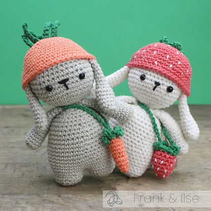Coneja con fresa y conejo con zanahoria de Crochet de Hardicraft