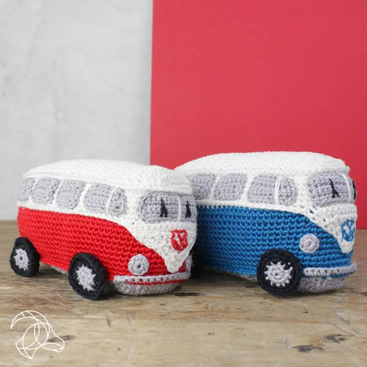 Furgonetas Retro Camper VW Kombi Azul y Roja de crochet Hardicraft