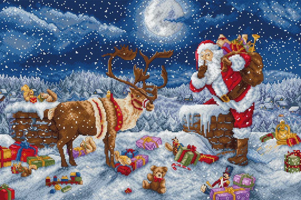 Kit de punto de cruz Letistitch Regalos Silenciosos con diseño de Papá Noel y un reno sobre tejado nevado bajo la luna, rodeados de regalos.