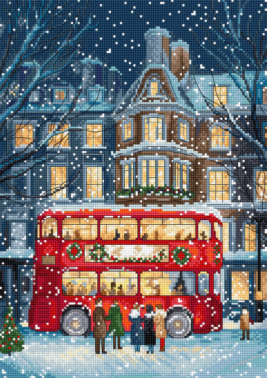 Kit de punto de cruz Letistitch Autobús Navideño de Londres con autobús rojo inglés, arquitectura clásica nevada y luces navideñas en tonos cálidos.