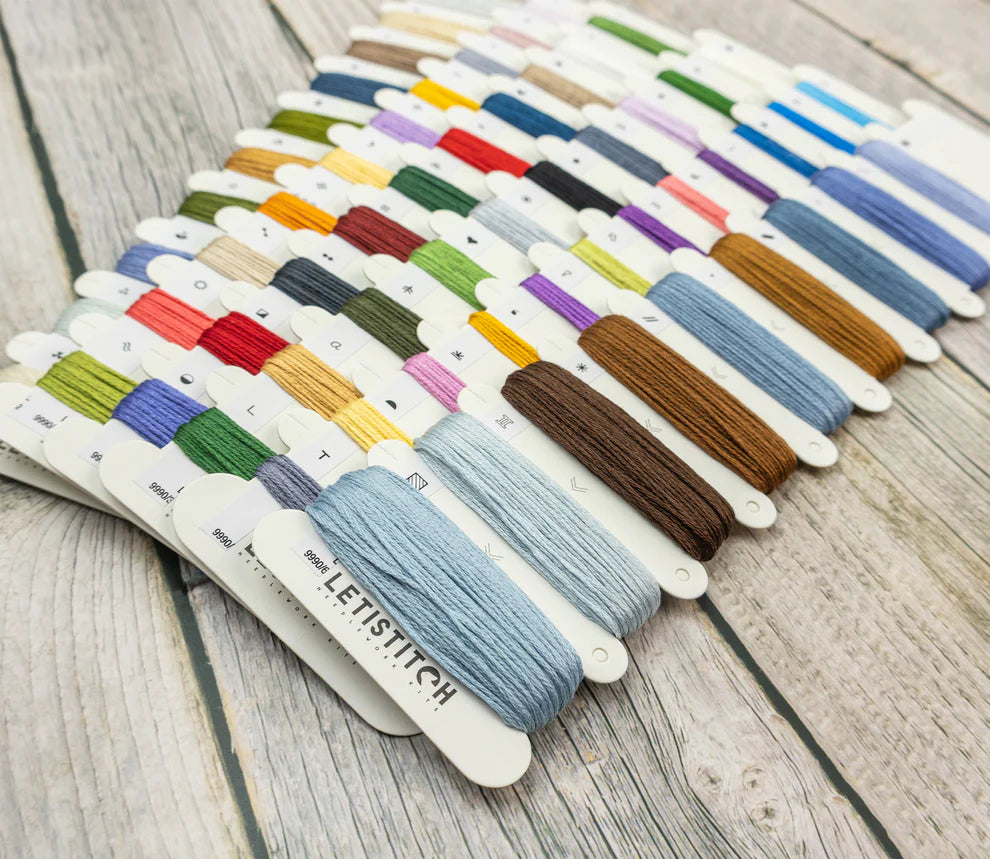 Kit de Punto de Cruz Letistitch "Caravana Navideña" L9990