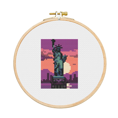 Mini Patrón de Punto de Cruz "Mini Estatua de la Libertad" - CrossGuidetPatterns