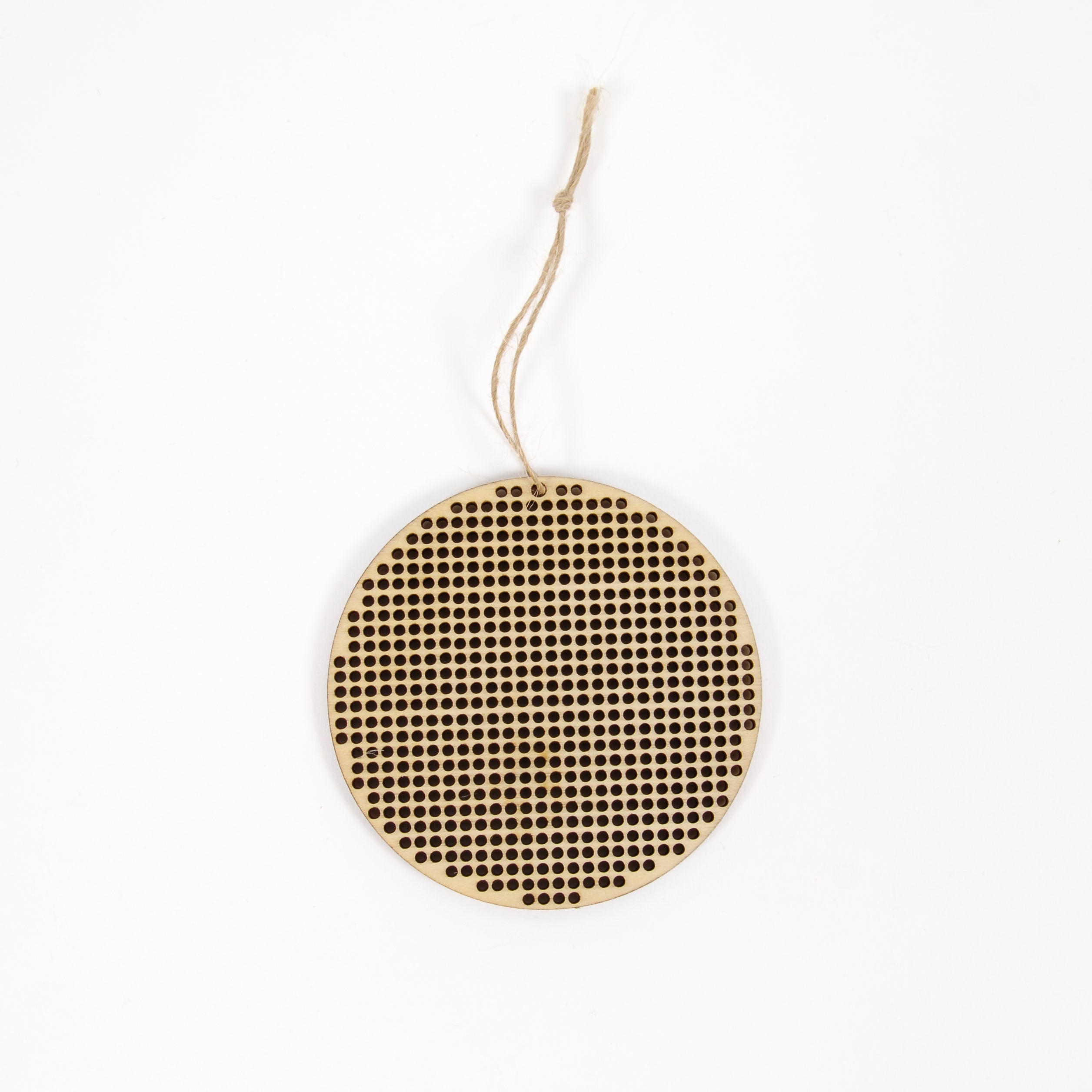 Adornos de Madera Perforada para Bordar DMC – Bolas de Navidad (x3)