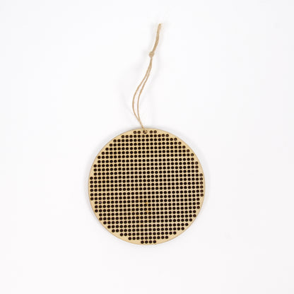 Adornos de Madera Perforada para Bordar DMC – Bolas de Navidad (x3)