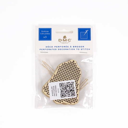 Adornos de madera perforada DMC en forma de campana de 8×6,4 cm, pack de 3 piezas con cordones de yute y código QR con modelos para bordar.
