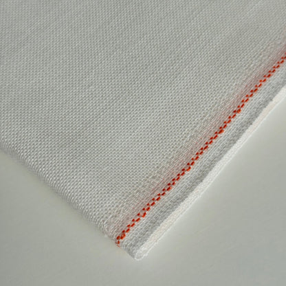 Tela Zweigart Belfast 32ct color 101 blanco roto de lino para punto de cruz y bordado tradicional vendida por metros.