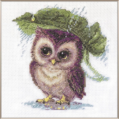 Kit de punto de cruz AINE Búho Gota de Lluvia con búho ilustrado bajo una hoja y lluvia.