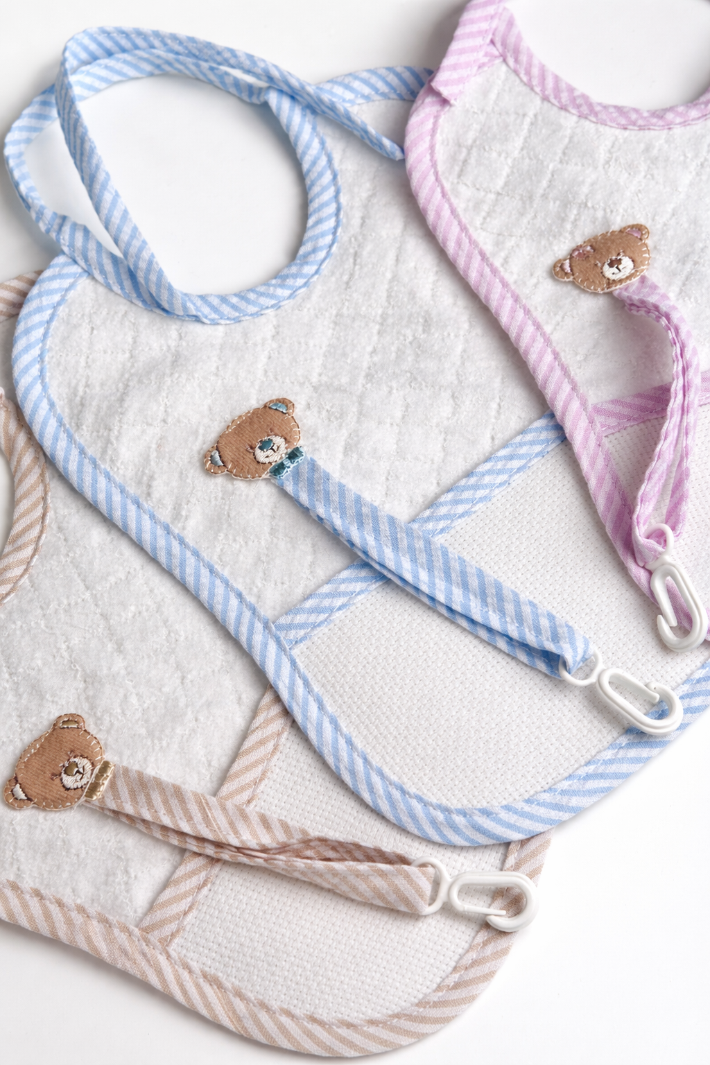 Babero para Bordar con Porta Chupete "Osito Azul" - BM Ricami