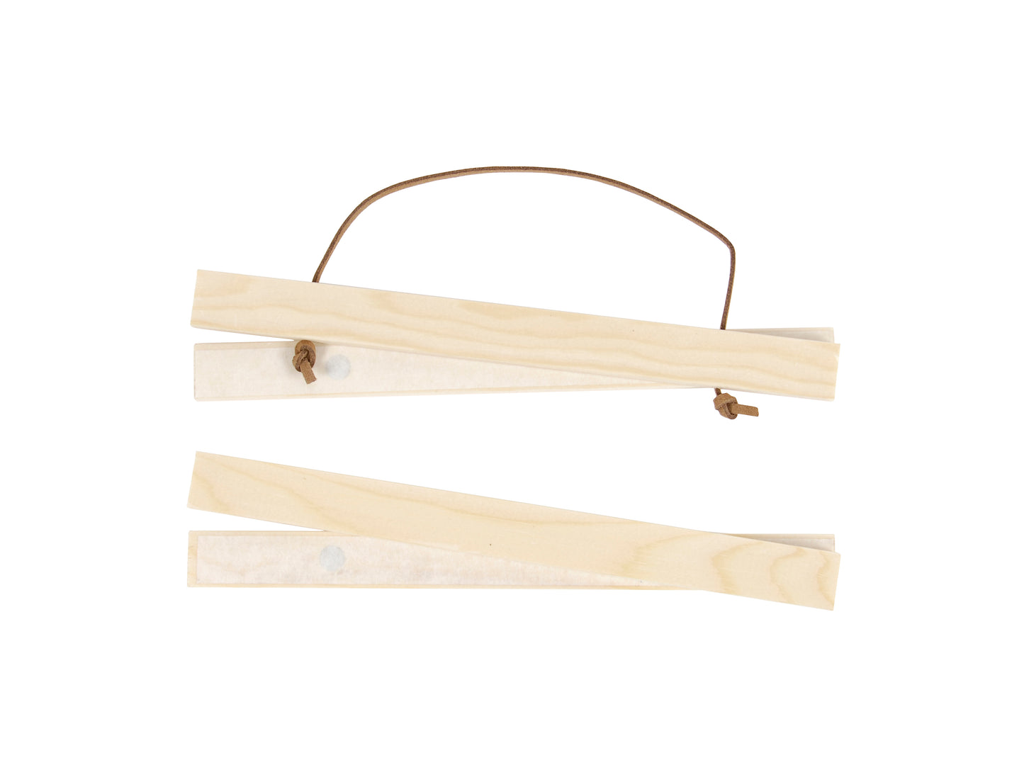 Bastidor magnético DMC de madera natural con 4 listones para enmarcar bordados A4. Compatible con todo tipo de tejidos y perfecto para decorar paredes.