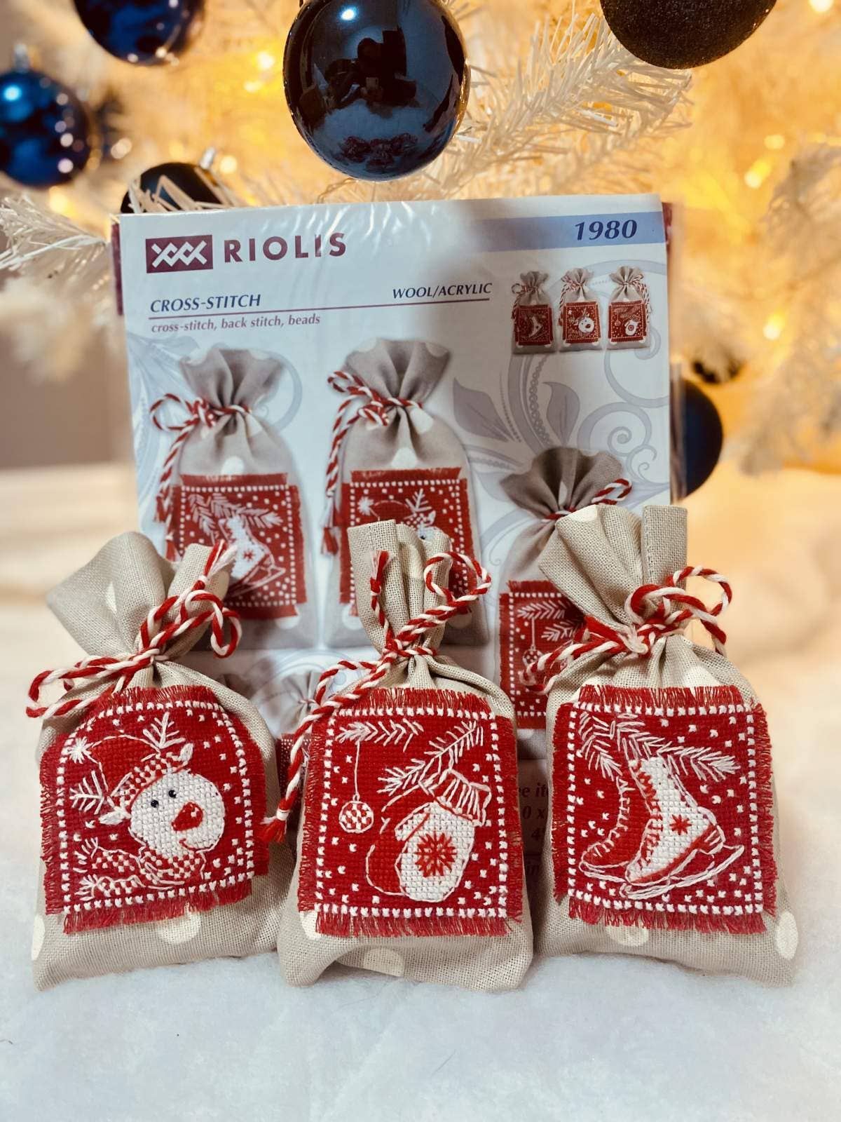 Set de 3 Bolsitas de Hierbas en Punto de Cruz "Regalos de Invierno" - Riolis