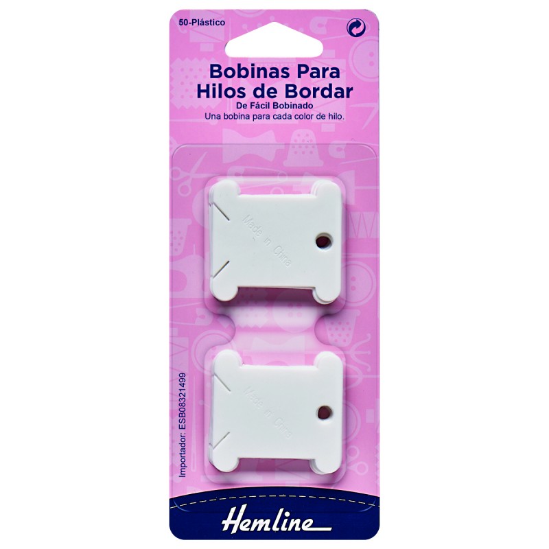 Pack de 50 bobinas de plástico para hilos de bordar de la marca Hemline, ideal para mantener los hilos organizados y sin enredos.