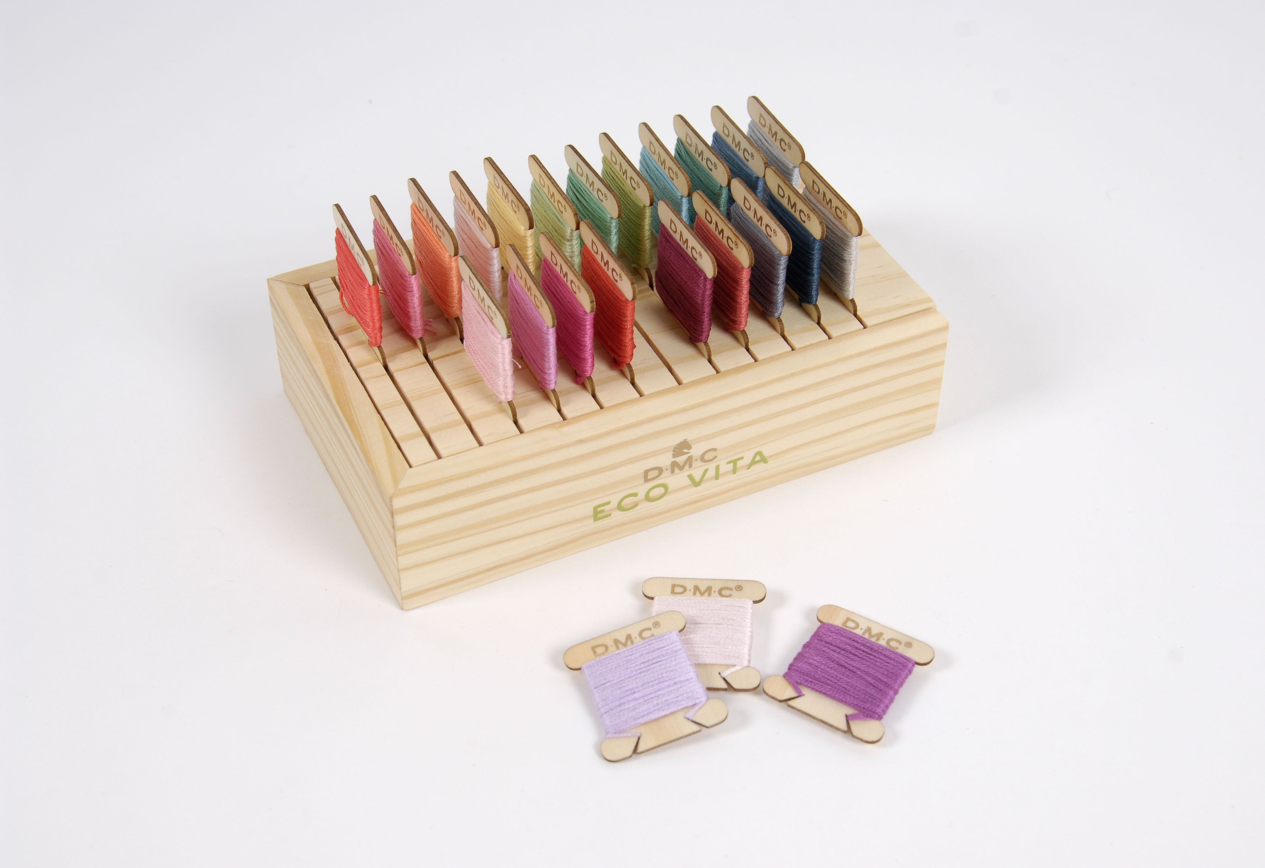 Caja Organizadora de Madera para 24 Bobinas de Hilo - DMC Eco Vita