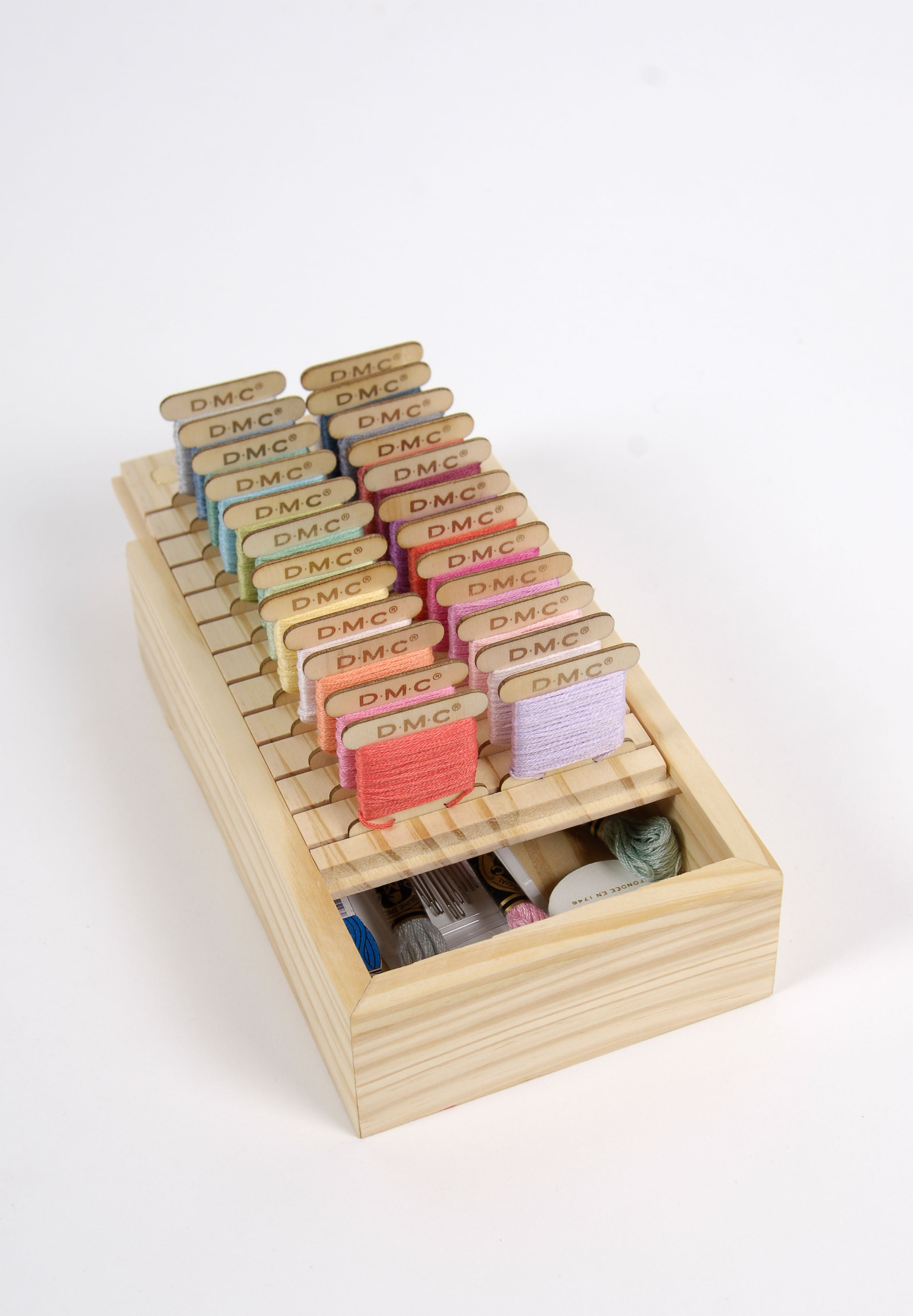 Caja Organizadora de Madera para 24 Bobinas de Hilo - DMC Eco Vita